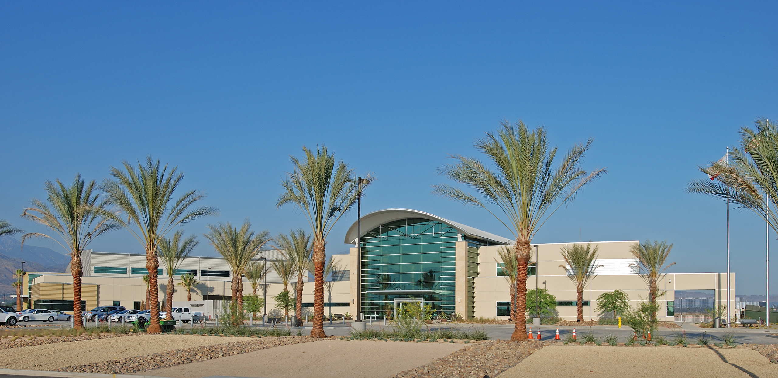 ExteriorParkingSide1